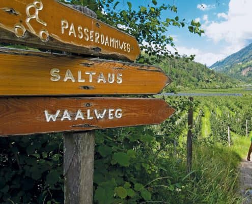 Aktiv im Meraner Land Radweg Waalweg Wandern